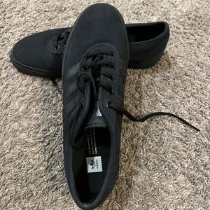 Black And Bold Adidas Shoes Size:10.5